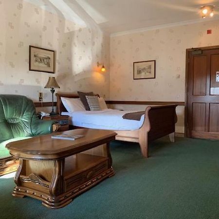 St Mary'S Hotel Golf & Country Club Pencoed Eksteriør billede