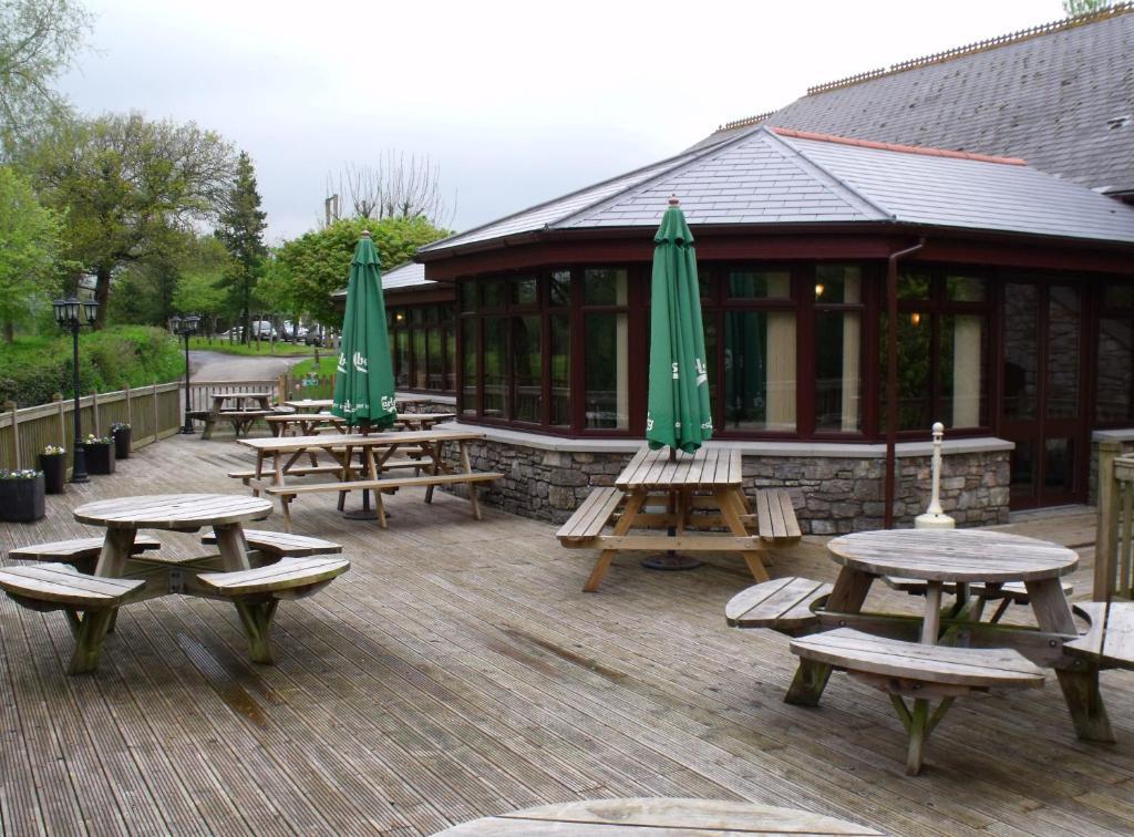 St Mary'S Hotel Golf & Country Club Pencoed Eksteriør billede