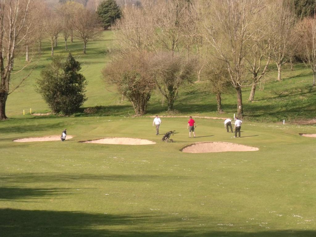 St Mary'S Hotel Golf & Country Club Pencoed Eksteriør billede